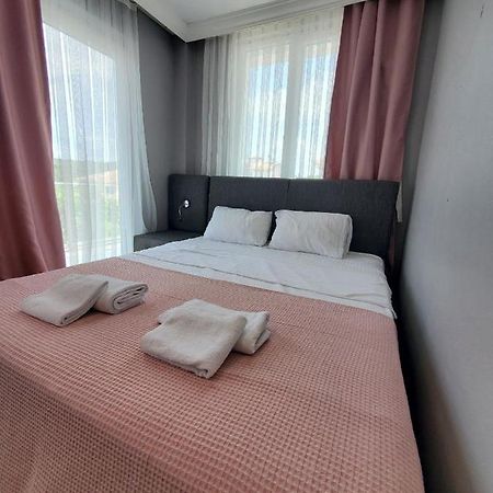 5 Mins To Airport Private Villa Room Istambul Exterior foto